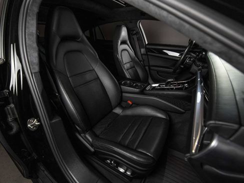 Used 2019 Porsche Panamera Turbo S image 17