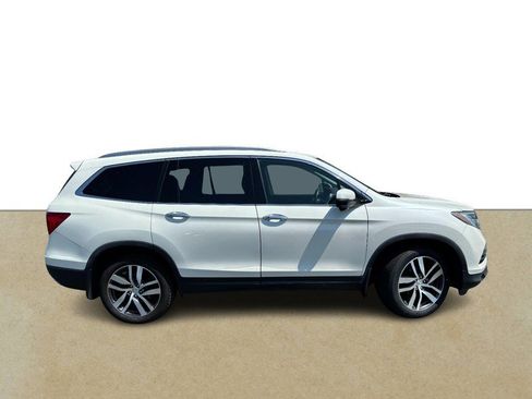 Used 2017 Honda Pilot Touring image 2