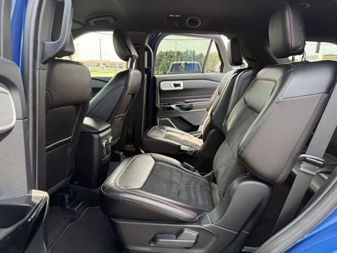 Used 2022 Ford Explorer ST-Line w/ Class IV Trailer Tow Package image 14