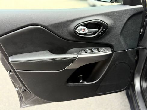 Used 2022 Jeep Cherokee Limited image 13