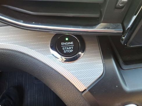 Used 2020 Ford Explorer XLT w/ Equipment Group 202A image 28