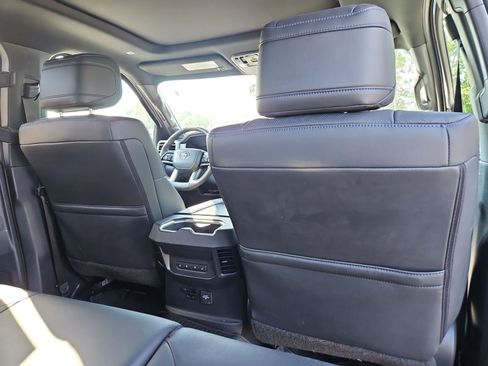 Used 2024 Toyota Tundra Platinum AWD/4WD image 18