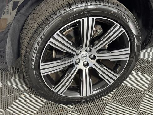 Certified 2025 Volvo XC90 T8 Plus w/ Protection Package Premier AWD/4WD image 7