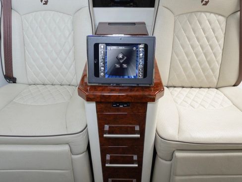 Used 2019 Mercedes-Benz Sprinter 2500 w/ Premium Package image 39