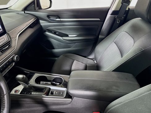 Used 2023 Nissan Altima 2.5 SV w/ SV Premium Package image 25