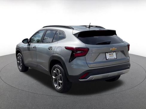 Used 2025 Chevrolet Trax LT FWD image 10