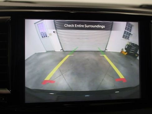 Used 2024 Chrysler Pacifica Touring-L image 48