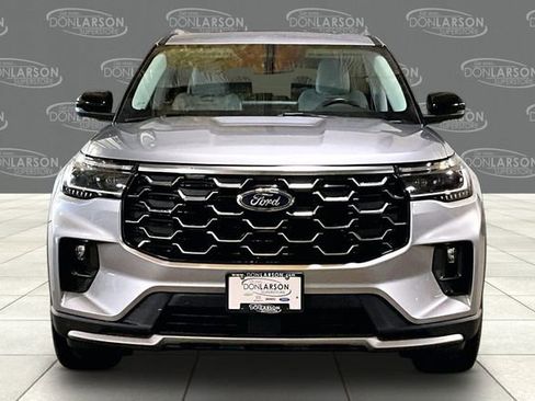 Used 2025 Ford Explorer Platinum w/ Ultimate Package AWD/4WD image 2