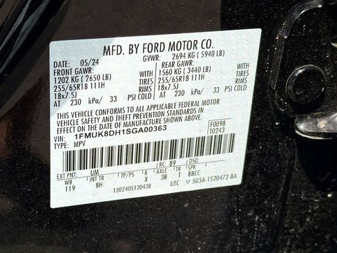 Used 2025 Ford Explorer Active AWD/4WD image 34