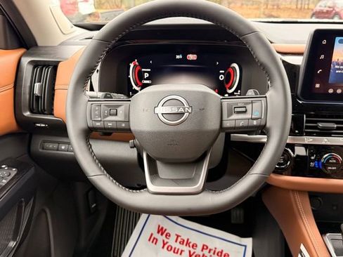 New 2026 Nissan Pathfinder Platinum image 24