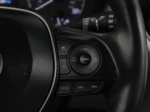 Used 2024 Toyota Corolla Cross LE FWD image 9