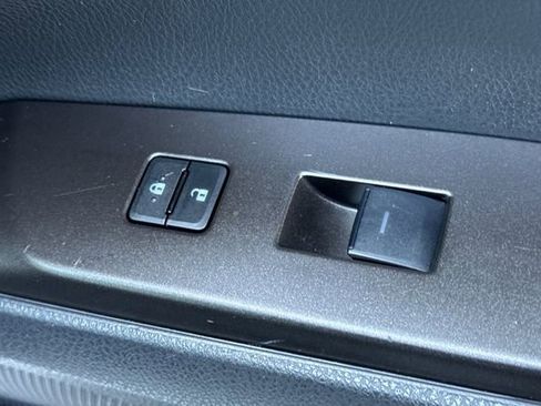 Used 2023 Toyota Camry SE FWD image 21