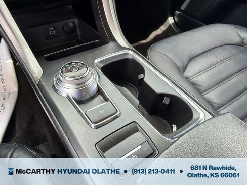 Used 2017 Ford Fusion SE FWD image 27