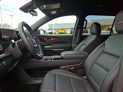 Certified 2025 Chevrolet Traverse Z71 w/ Driver Confidence Package AWD/4WD image 14