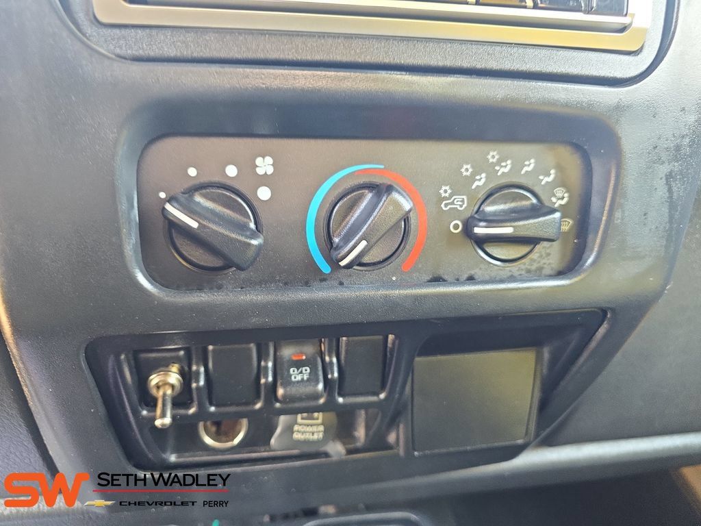 Used 2004 Jeep Wrangler 4WD image 19