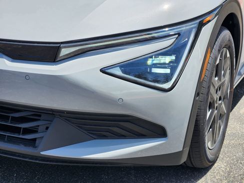 New 2025 Kia EV6 Light w/ Light LR Technology Package image 7
