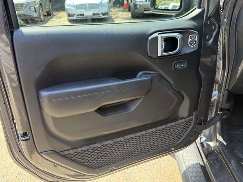 Used 2021 Jeep Wrangler Unlimited Sport AWD/4WD image 25