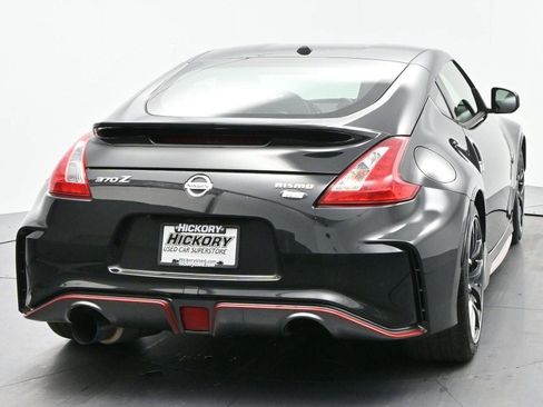Used 2017 Nissan 370Z NISMO image 6