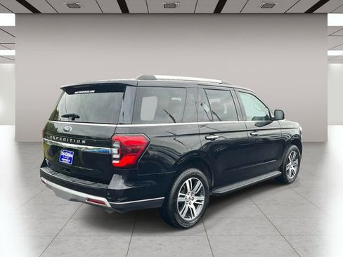 Used 2024 Ford Expedition Limited AWD/4WD image 3
