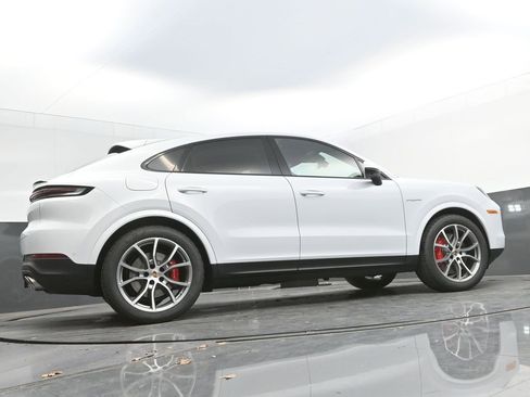 New 2026 Porsche Cayenne S image 37