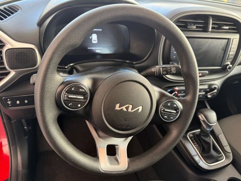 Used 2025 Kia Soul LX w/ LX Technology Package image 25