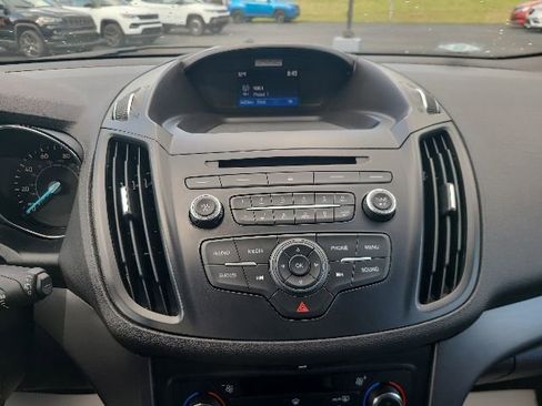 Used 2017 Ford Escape SE w/ SE Cold Weather Package AWD/4WD image 13