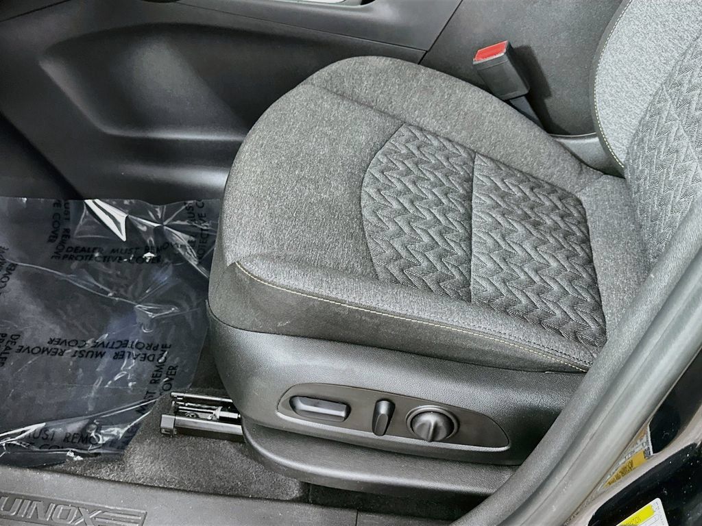 Used 2024 Chevrolet Equinox LT w/ LPO, Floor Liner Package FWD image 28