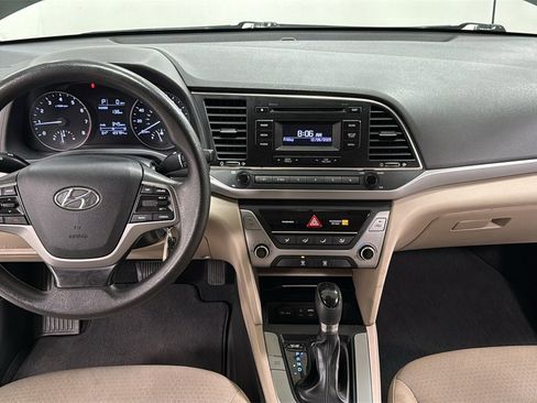 Used 2017 Hyundai Elantra SE w/ Cargo Package image 9