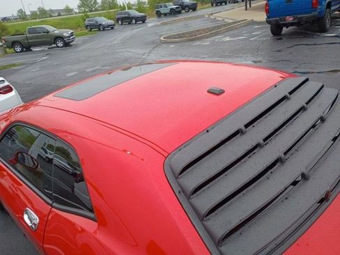Used 2010 Dodge Challenger R/T RWD image 8