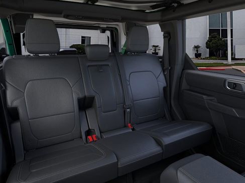 New 2025 Ford Bronco Badlands image 11
