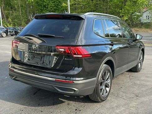 Used 2022 Volkswagen Tiguan SE w/ Panoramic Sunroof Package AWD/4WD image 6