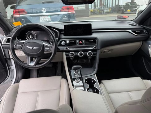 Used 2022 Genesis G70 2.0T RWD image 9