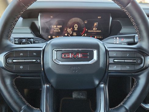 Used 2024 GMC Acadia AT4 w/ Luxury Package image 18