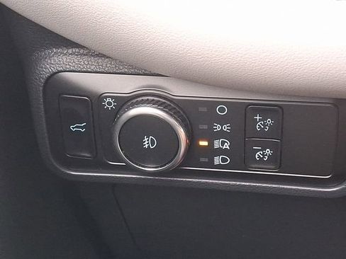 Used 2025 Ford Explorer Active w/ Active Comfort Package AWD/4WD image 19