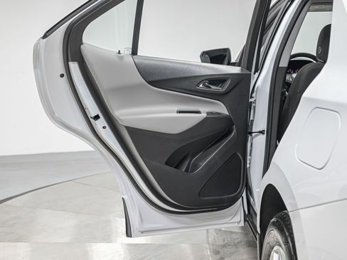 Used 2023 Chevrolet Equinox LS w/ LS Convenience Package image 26