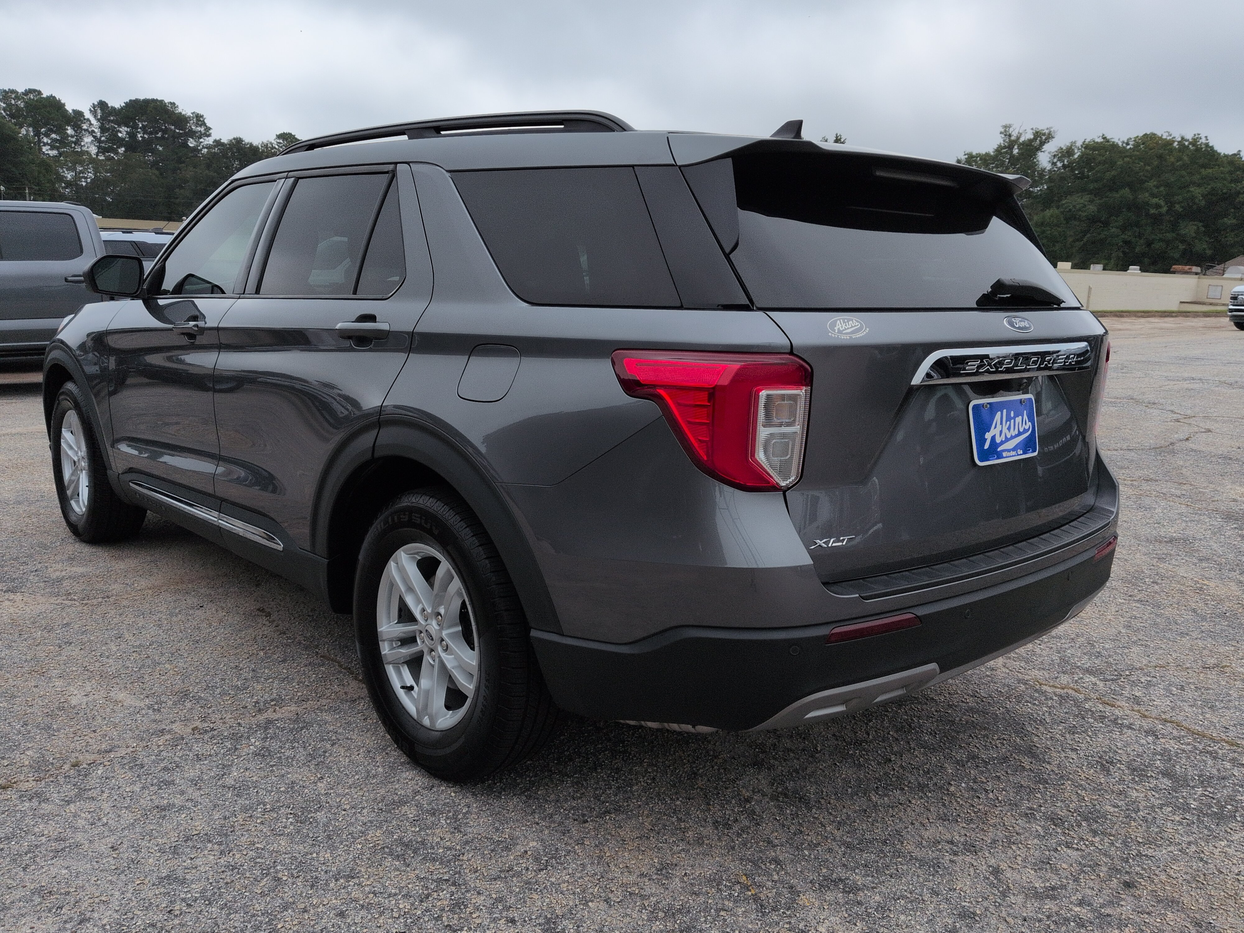 Used 2022 Ford Explorer XLT w/ Equipment Group 202A RWD image 5