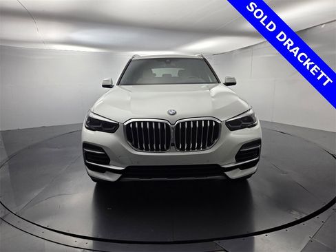 Certified 2022 BMW X5 sDrive40i w/ Premium Package image 3