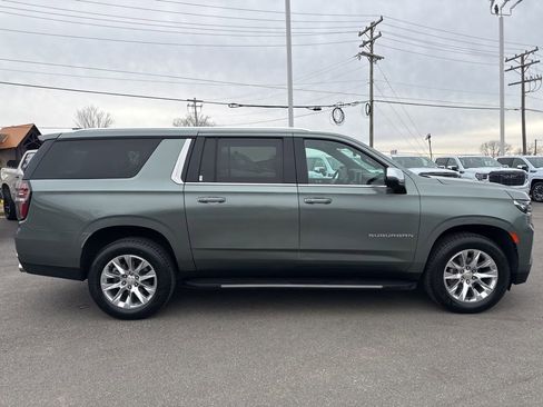 Used 2023 Chevrolet Suburban Premier image 6