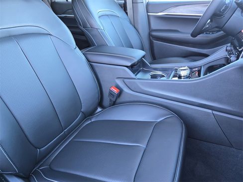 New 2025 Jeep Grand Cherokee L Limited image 8