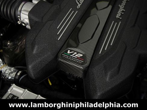 Used 2025 Lamborghini Revuelto AWD/4WD image 59