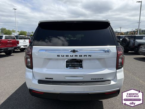 Used 2024 Chevrolet Suburban Premier AWD/4WD image 4
