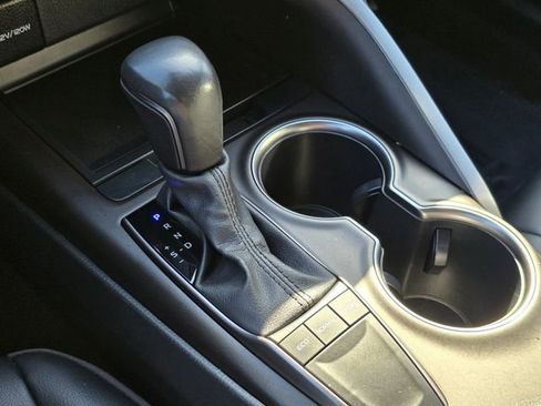 Used 2023 Toyota Camry SE image 29