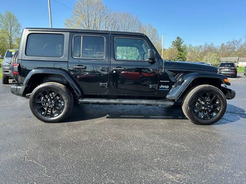 Used 2023 Jeep Wrangler Unlimited Sahara w/ Cold Weather Group AWD/4WD image 2