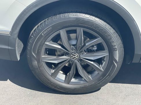 Certified 2022 Volkswagen Tiguan SE AWD/4WD image 6