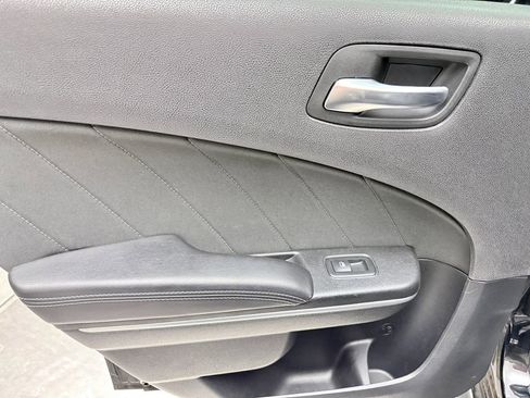 Used 2019 Dodge Charger R/T image 17
