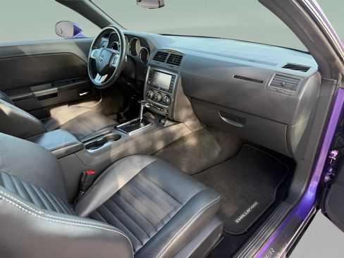 Used 2013 Dodge Challenger R/T RWD image 27