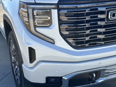 Used 2025 GMC Sierra 1500 Denali Ultimate image 10