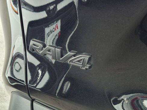 Certified 2025 Toyota RAV4 XLE Premium FWD image 31