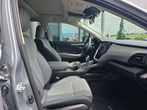 Used 2025 Subaru Outback Premium AWD/4WD image 11