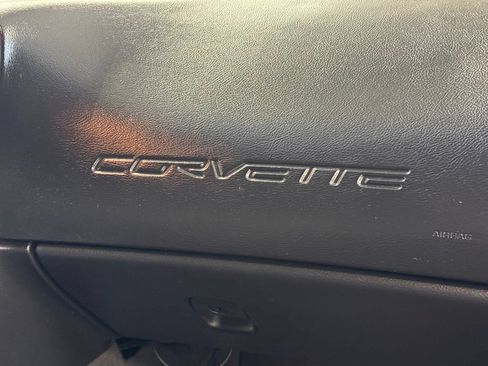Used 2005 Chevrolet Corvette Convertible w/ Preferred Equipment Group RWD image 22